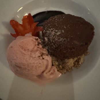 Reds' Bistro - chocolate brownie with strawberry gelato and peanut butter crumble - New American Near Me - Loomis, California