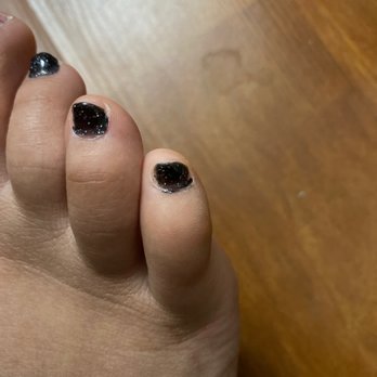 New 2000 Nails - Gel nail polish on skin - Nail Salons Near Me - Montclair, New Jersey