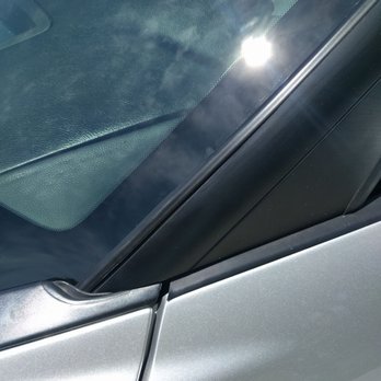 Reliable Glass - Poorly installed trim - Glass & Mirrors Near Me - Chandler, Arizona Reliable Glass - Poorly installed trim - Glass & Mirrors Near Me - Chandler, Arizona