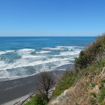 Ruby Beach - Destruction Island in the Pacific Ocean on the left, Ruby Beach below, large rock in the water far out on the right. - Beaches Near Me Ruby Beach - Destruction Island in the Pacific Ocean on the left, Ruby Beach below, large rock in the water far out on the right. - Beaches Near Me