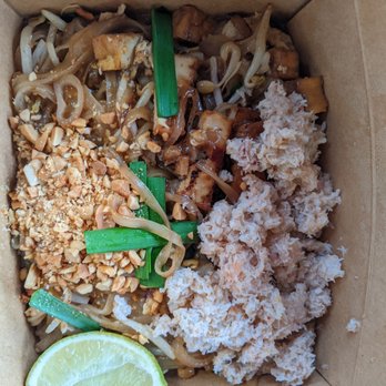 Sen Pad Thai - Solid Pad Thai with crabmeat - Thai Near Me - Vancouver, British Columbia