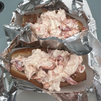 James Hook & Co - Large Lobster Roll with Mayo* - Seafood Near Me - Boston, Massachusetts