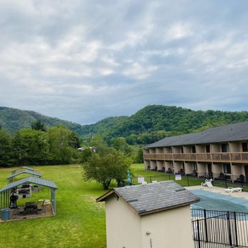 Americas Best Value Inn Canton, NC - The view from the room - Hotels Near Me - Canton, North Carolina Americas Best Value Inn Canton, NC - The view from the room - Hotels Near Me - Canton, North Carolina