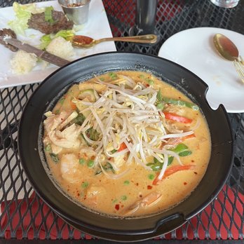 Nicky's Thai Kitchen - red curry noodles - Thai Near Me - Pittsburgh, Pennsylvania Nicky's Thai Kitchen - red curry noodles - Thai Near Me - Pittsburgh, Pennsylvania