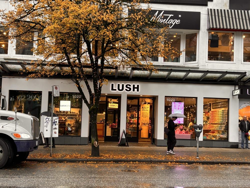 Lush Logo