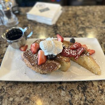 Zephyr Grill & Bar - French Toast - American Near Me - Brentwood, California Zephyr Grill & Bar - French Toast - American Near Me - Brentwood, California