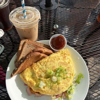 Clifford's Coffee Canal - Coffee & Tea Near Me - Benton Harbor, Michigan