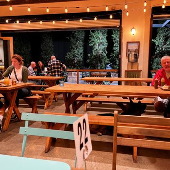 HomeState - Gorgeous patio. - Breakfast & Brunch Near Me - Sherman Oaks, California