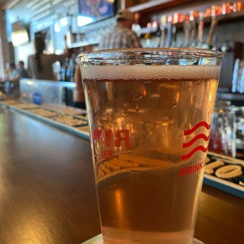 South Perry Lantern - a pint of beer on a bar - Beer Bar Near Me - Spokane, Washington