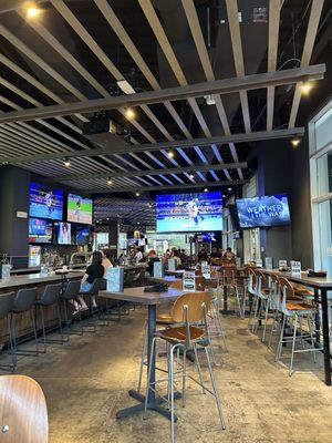 Tom's Watch Bar by null