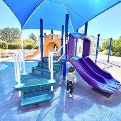Play structure