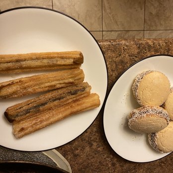 Che Churros & Empanadas - Complimentary churros & the Dulce de Leche Alfajores ( paid for ) - Argentine Near Me - Montreal, Quebec Che Churros & Empanadas - Complimentary churros & the Dulce de Leche Alfajores ( paid for ) - Argentine Near Me - Montreal, Quebec