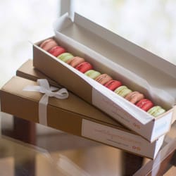Sweetologie Cake Design - 1 dozen French Macarons