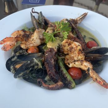 Buccanos At Night - Seafood pasta special - Bars Near Me - Cozumel, ROO