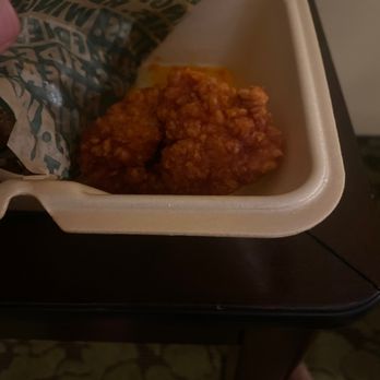 Wingstop - This is saucless. Sure the chicken has color but it has almost no sauce !! - Chicken Wings Near Me - Monrovia, California