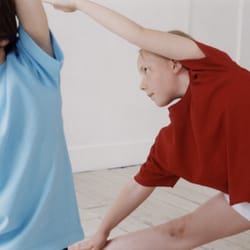 whYoga - Vicky Oliver trains teachers to teach chldren.