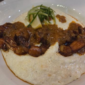 Dorothy's Downtown - Shrimp and grits - Cocktail Bars Near Me - Jacksonville, Florida