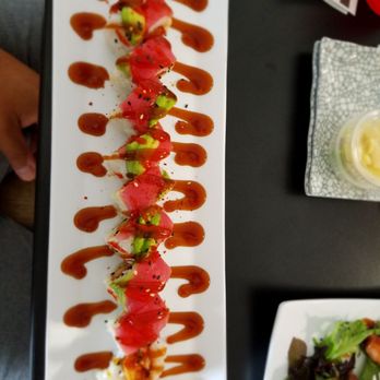 Casa Oinari - Red Dragon Roll-  pretty good.  Just wish it was a little bigger. - Japanese Near Me - Parlier, California
