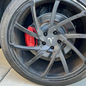 AD Quality Rim Repair - Before the repair, you can see the curb rash around the entire rim. - Wheel & Rim Repair Near Me - Riverside, California AD Quality Rim Repair - Before the repair, you can see the curb rash around the entire rim. - Wheel & Rim Repair Near Me - Riverside, California