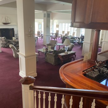 Bluenose Inn - The great room, and bar. - Hotels Near Me - Bar Harbor, Maine