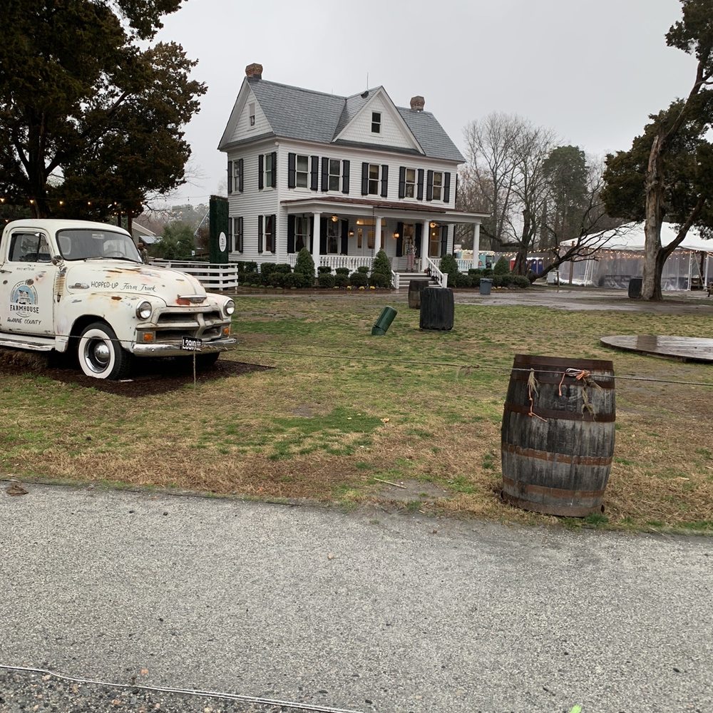 Back Bay's Farmhouse Brewing - Pretty house for the brewery and a ton of space to hang out. - Breweries Near Me - Virginia Beach, Virginia Back Bay's Farmhouse Brewing - Pretty house for the brewery and a ton of space to hang out. - Breweries Near Me - Virginia Beach, Virginia