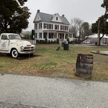 Back Bay's Farmhouse Brewing - Pretty house for the brewery and a ton of space to hang out. - Breweries Near Me - Virginia Beach, Virginia Back Bay's Farmhouse Brewing - Pretty house for the brewery and a ton of space to hang out. - Breweries Near Me - Virginia Beach, Virginia