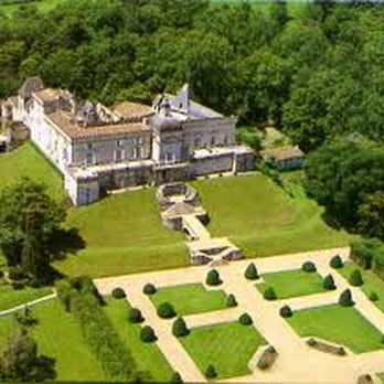 Le Château Vayres - Castles Near Me