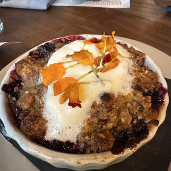 Fifty Vara - Apple blueberry pecan crisp for dessert - Cocktail Bars Near Me - San Francisco, California