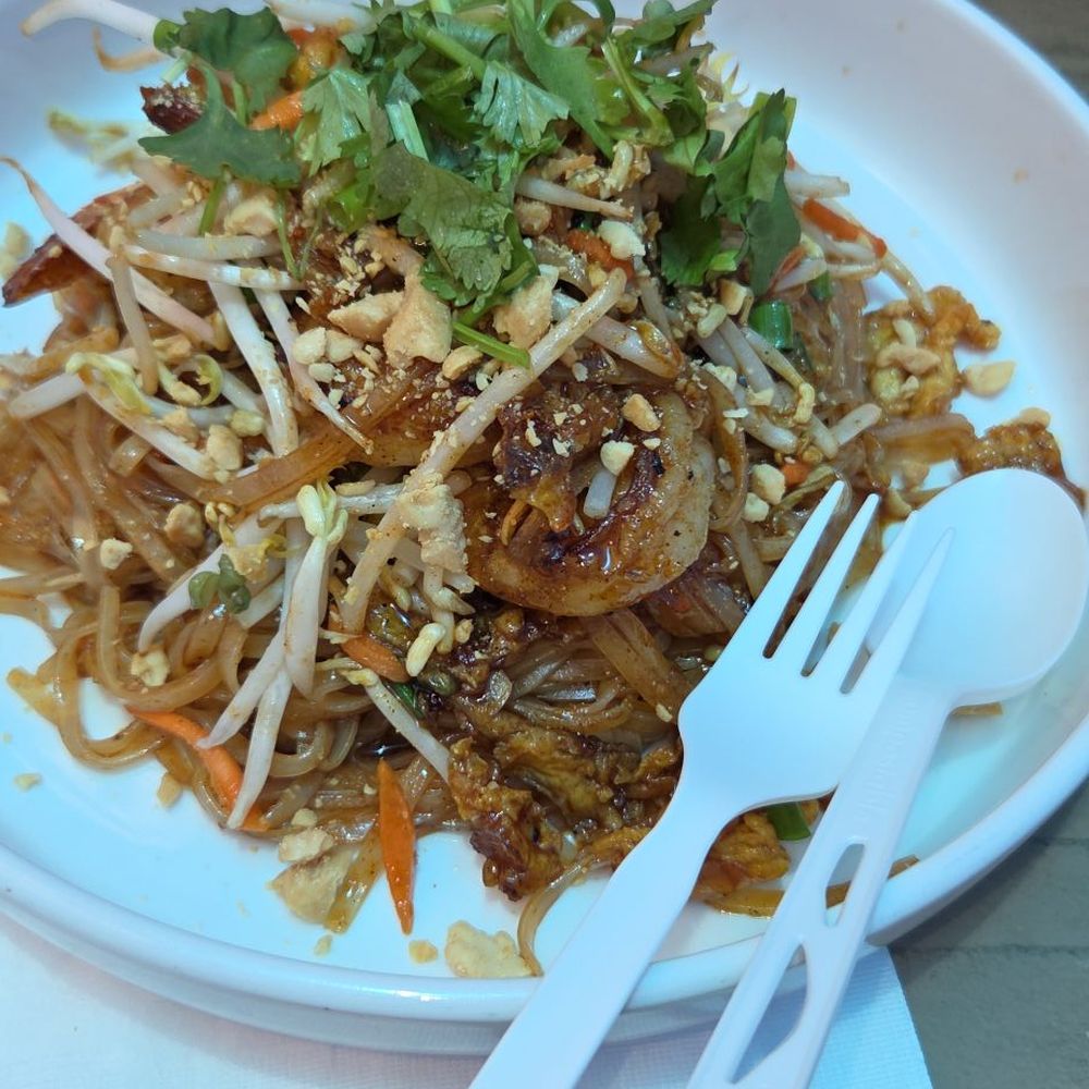 Thai Mee Up - Pad Thai with Shrimp - Food Trucks Near Me - Kihei, Hawaii Thai Mee Up - Pad Thai with Shrimp - Food Trucks Near Me - Kihei, Hawaii