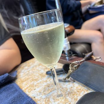 Artisan Nail Lounge - Nail Salons Near Me - Memphis, Tennessee