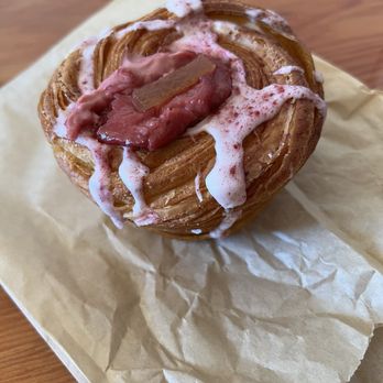 Moxie Bread Co - Lemon raspberry cruffin - Bakeries Near Me - Louisville, Colorado Moxie Bread Co - Lemon raspberry cruffin - Bakeries Near Me - Louisville, Colorado