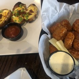 Spicy chicken with potatoes skins Spicy chicken with potatoes skins