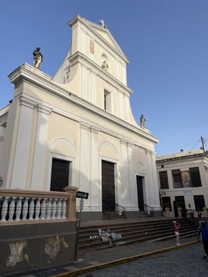 Catedral Basilica Menor de San Juan Bautista by null