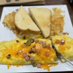 OMG-Ozark Mountain Grill - Denver omelette