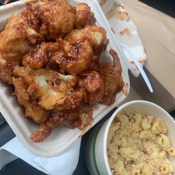 Majani Food Emporium - BBQ Cauliflower And Mac & Cheese Soul Bowl - Vegan Near Me - Chicago, Illinois Majani Food Emporium - BBQ Cauliflower And Mac & Cheese Soul Bowl - Vegan Near Me - Chicago, Illinois