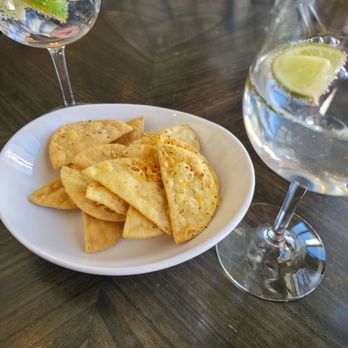 Cascade’s - Complimentary pita chips - New American Near Me - Estes Park, Colorado