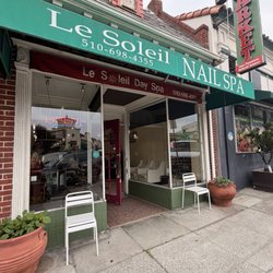 Le Soleil Natural and Organic Nail Salon and Spa - Cute little place on Park Blvd