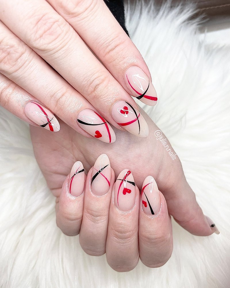 Julie N Nails Logo