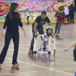 Roll'r'way Family Skating Center - Free skate and skate mate