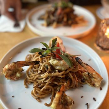 Co Nam - a plate of pasta with shrimp and vegetables - Vietnamese Near Me - Oakland, California Co Nam - a plate of pasta with shrimp and vegetables - Vietnamese Near Me - Oakland, California