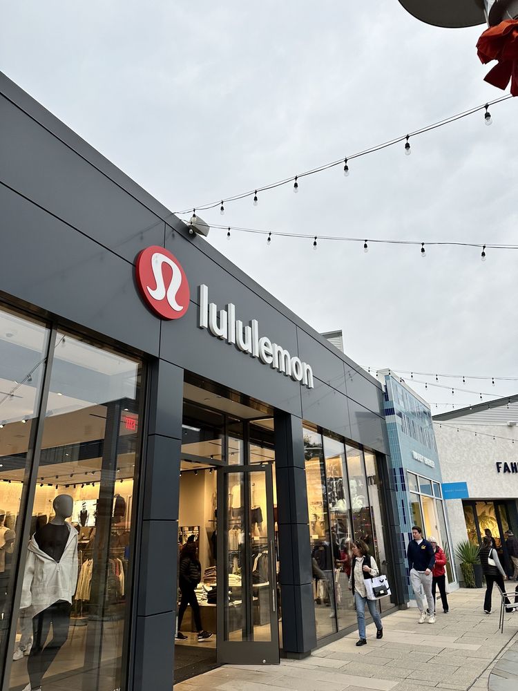 Lululemon Athletica Logo