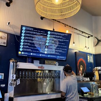 Gulfport Brewery and Eatery - Breweries Near Me - Gulfport, Florida