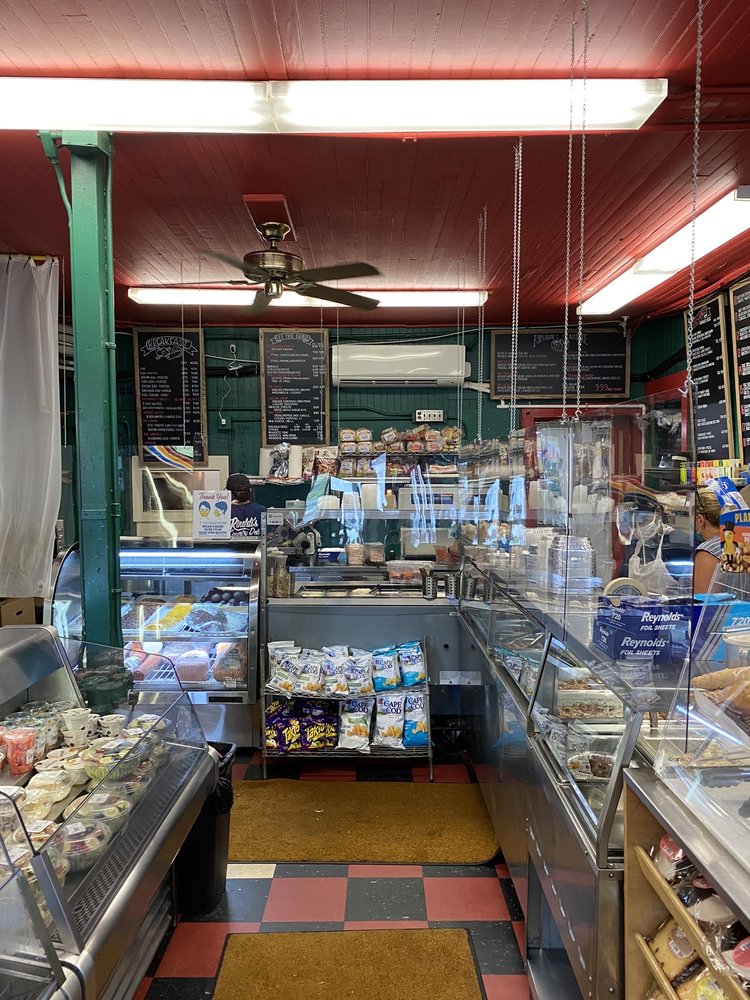 RINALDI’S COUNTRY DELI Updated May 2024 24 Photos & 32 Reviews 70