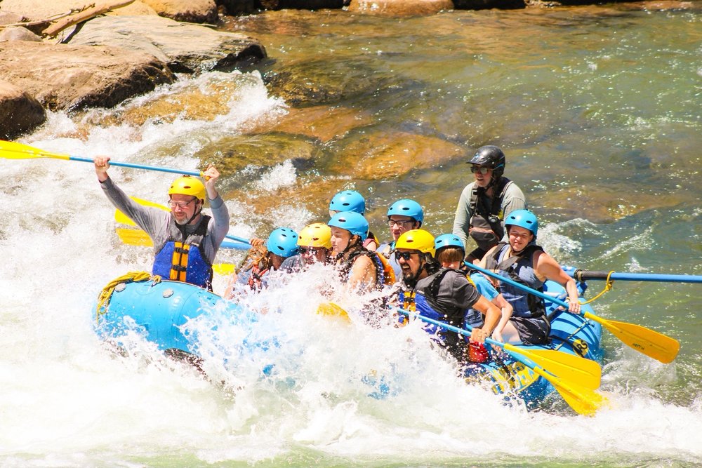 Mountain Waters Rafting Logo