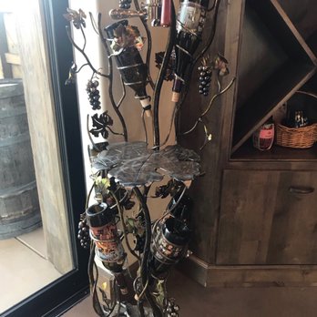 Michael David Winery - Metal sculpture - Wine Tasting Room Near Me - Lodi, California Michael David Winery - Metal sculpture - Wine Tasting Room Near Me - Lodi, California