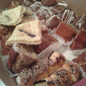 Joseph Thee Baker - Very Moist, Tasty,  Delightful in his Assortment Box, Perfect for ANY Gatherings or Functions! - Caterers Near Me