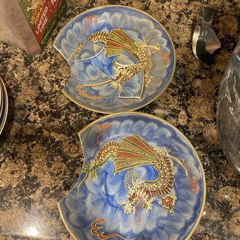 Southwest Movers - Satsuma dragonware; single layer paper wrapped with 6 total dishes in same wrap. Two broke. Pre-ww2 Geisha set; very difficult to acquire. - Movers Near Me - San Jose, California