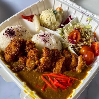 Dell's Kitchen and Bakery - Chicken Katsu Curry - Asian Fusion Near Me - Honolulu, Hawaii