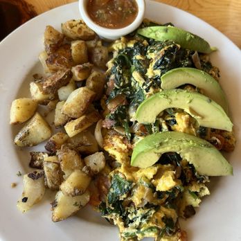 Farm Table - Scrambled veggie omelette with added cheese and avocado and home potatoes - Breakfast & Brunch Near Me - Van Nuys, California