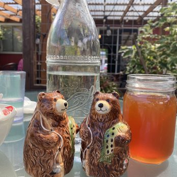 Hangar Cafe - Patio seating - Breakfast & Brunch Near Me - Seattle, Washington